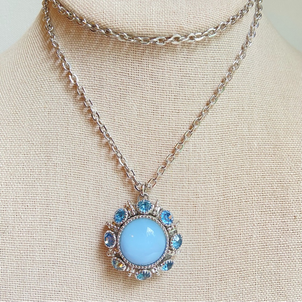 Avon blue moonglow pendant necklace with rhinestones on silvertone chain VINTAGE